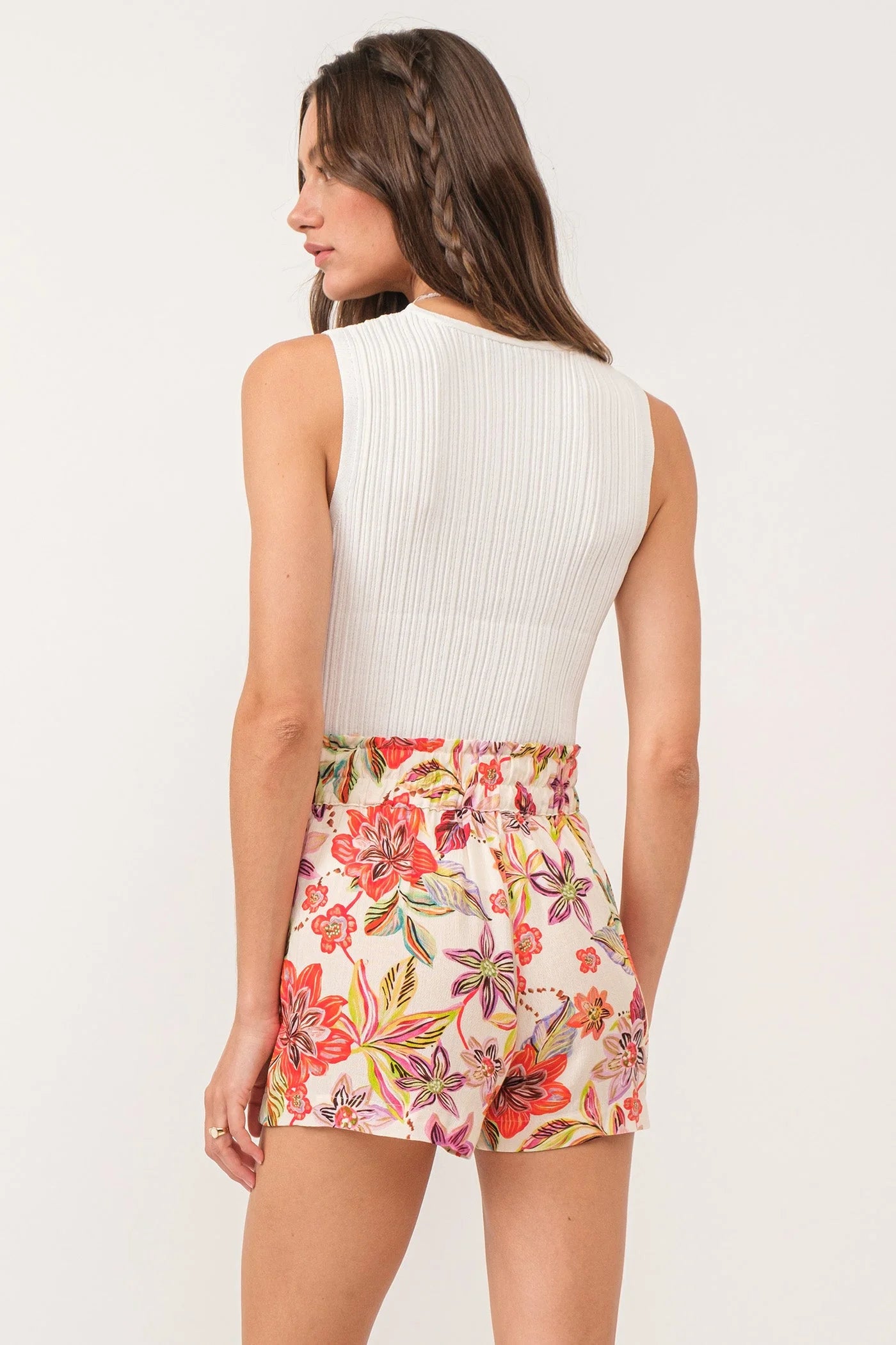 Another Love Peony V-Neck Rib White Tank