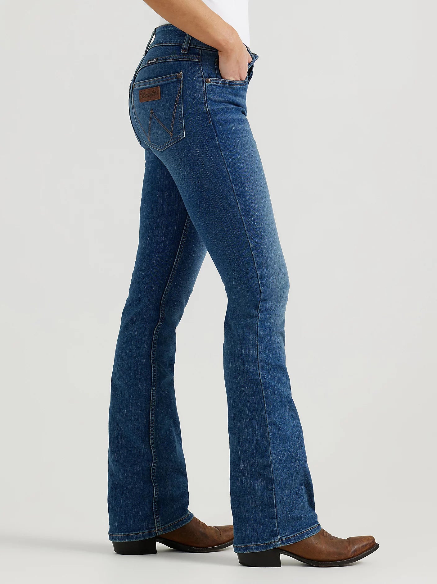 Wrangler Retro Mae Mid Rise Bootcut Jean in Nadia