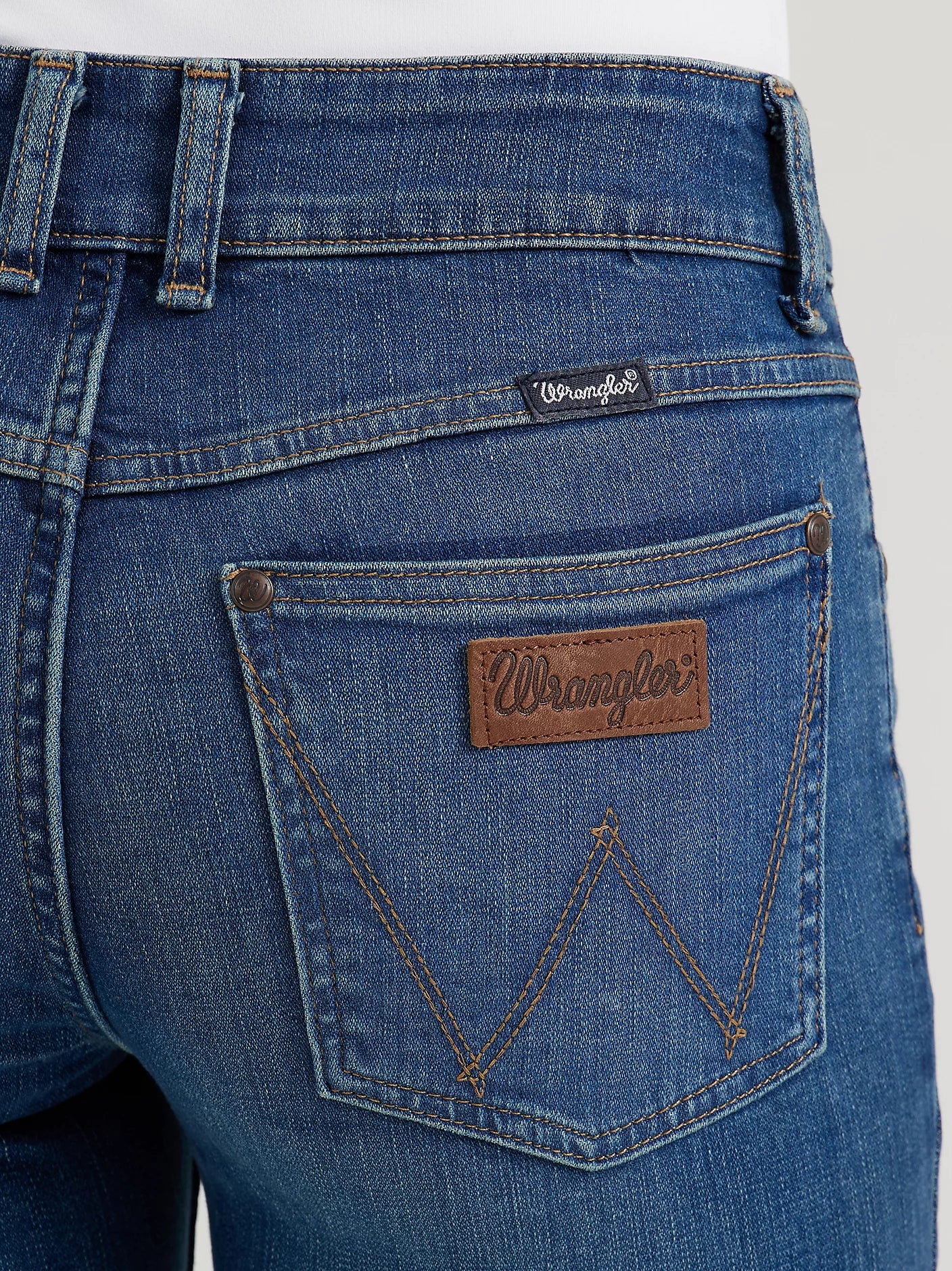 Wrangler Retro Mae Mid Rise Bootcut Jean in Nadia