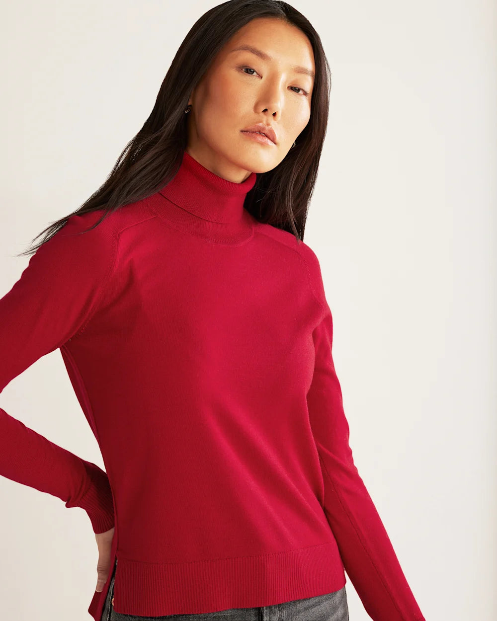 Pendleton Women's Raglan Merino Turtleneck in Salsa