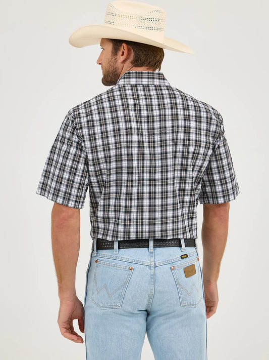 Wrangler Men's Wrinkle Resist Short Sleeve Onyx Black Plaid Snap Shirt