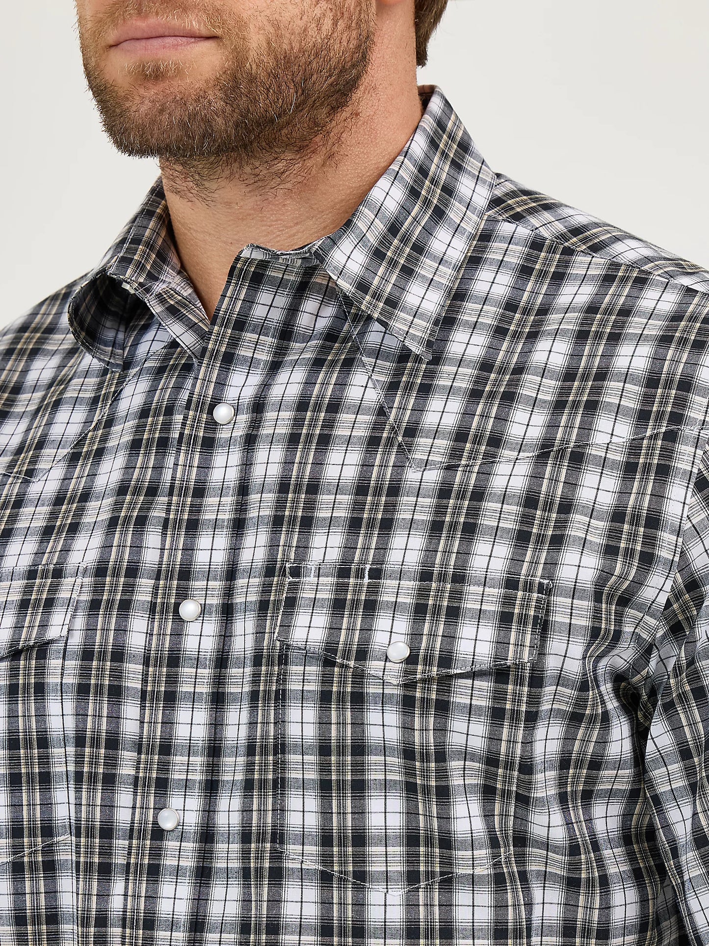 Wrangler Men's Wrinkle Resist Short Sleeve Onyx Black Plaid Snap Shirt