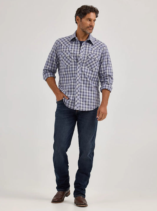 Wrangler Retro Long Sleeve Sawtooth Snap Pocket Western Shirt in Stonewash Blue