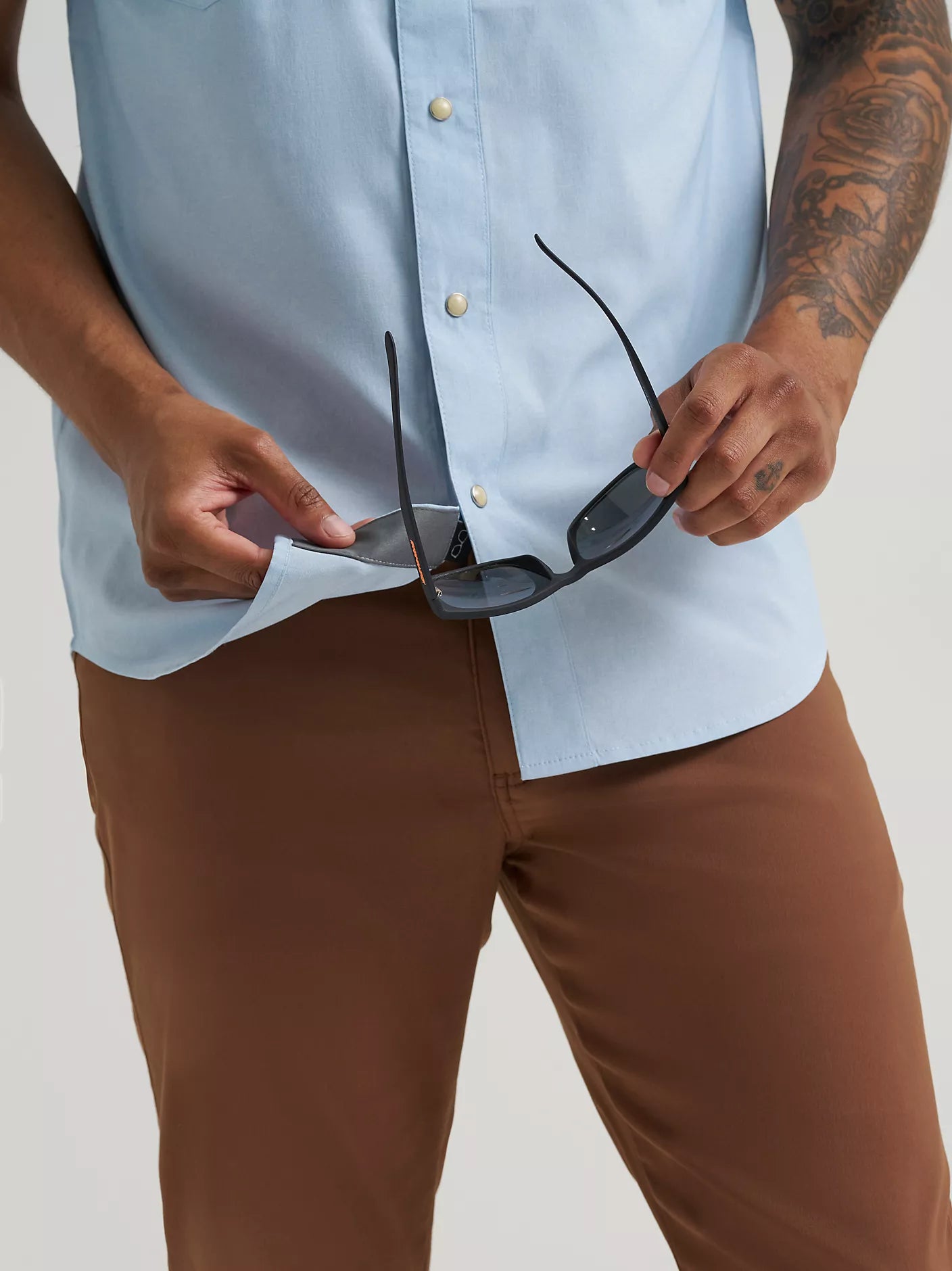 Wrangler All Terrain Gear Drover Short Sleeve Utility Shirt in Cerulean