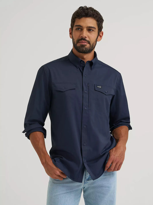 Wrangler All Terrain Gear Men's Live-In Solid Shirt in Dark Sapphire