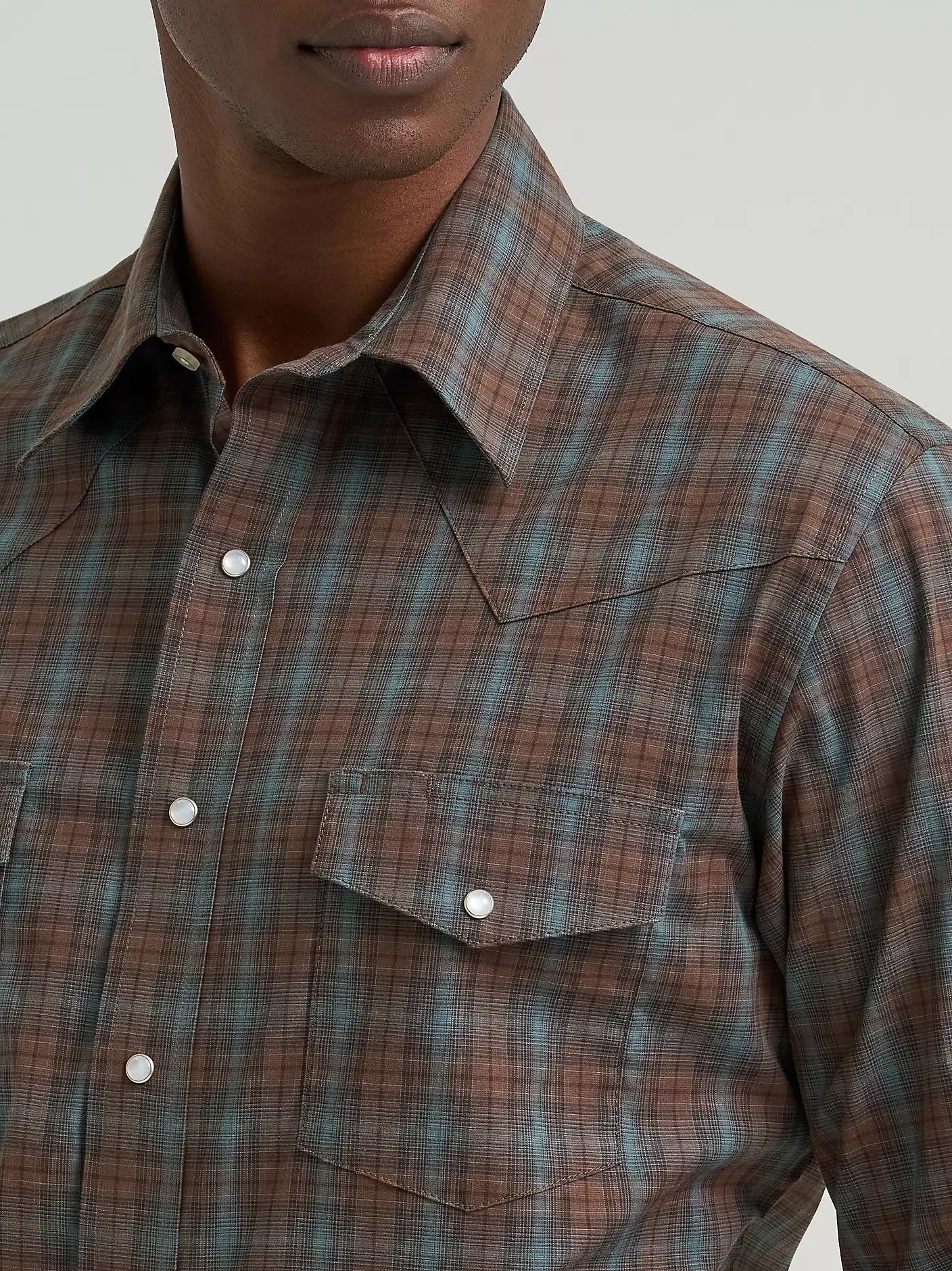 Wrangler Men's Wrinkle Resist Long Sleeve Western Snap Plaid Shirt in Weathered Teal