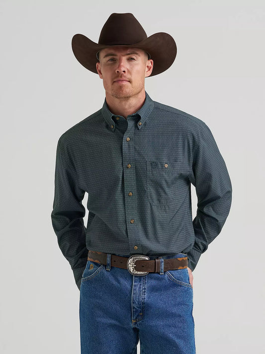 Wrangler® George Strait™ Performance Button Down Shirt in Dark Forest