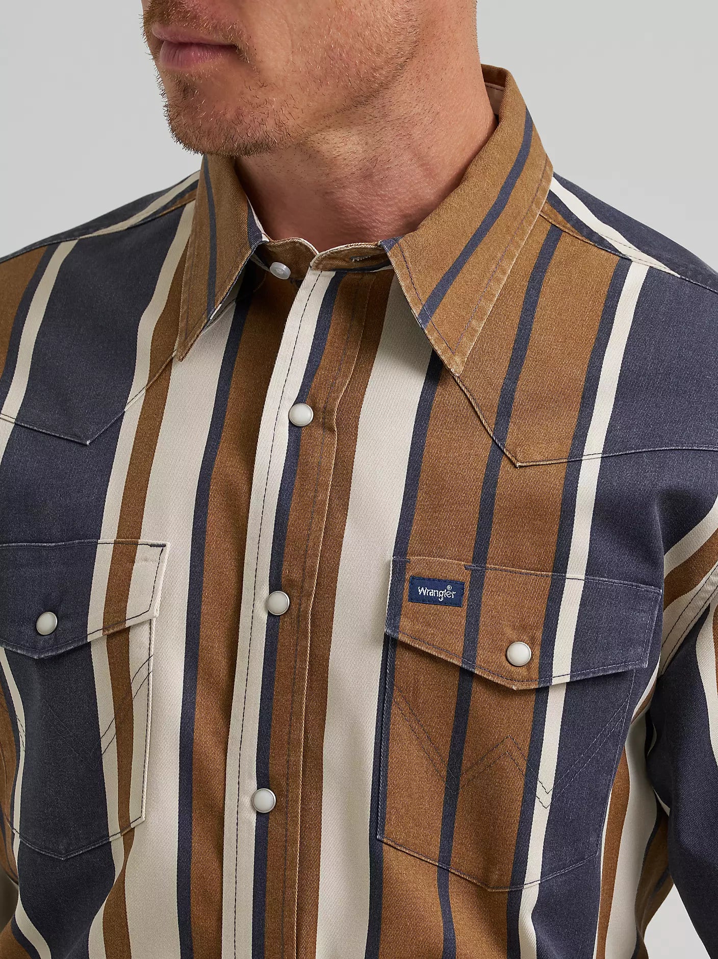 Wrangler Vintage-Inspired Brushpopper Western Snap Workshirt in Amber Wheat