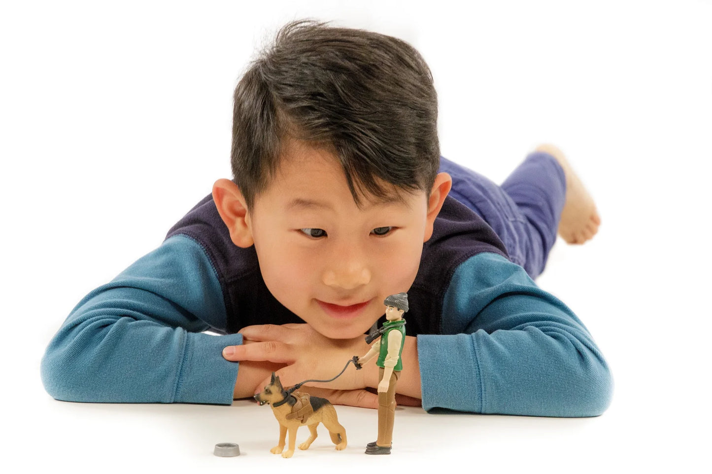 Bruder Bworld Forest Ranger with Dog and Equipment