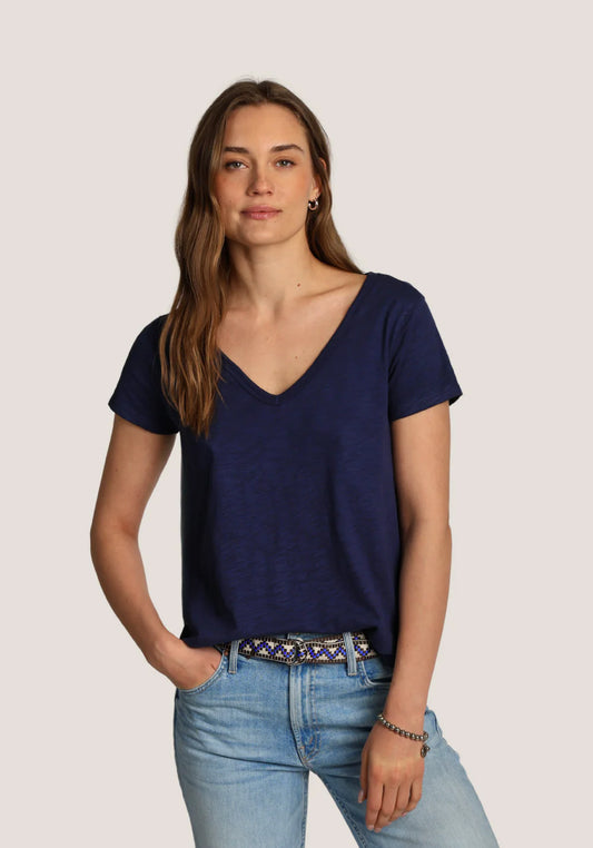 Dylan Deep V-Shirt Tail Tee in Navy