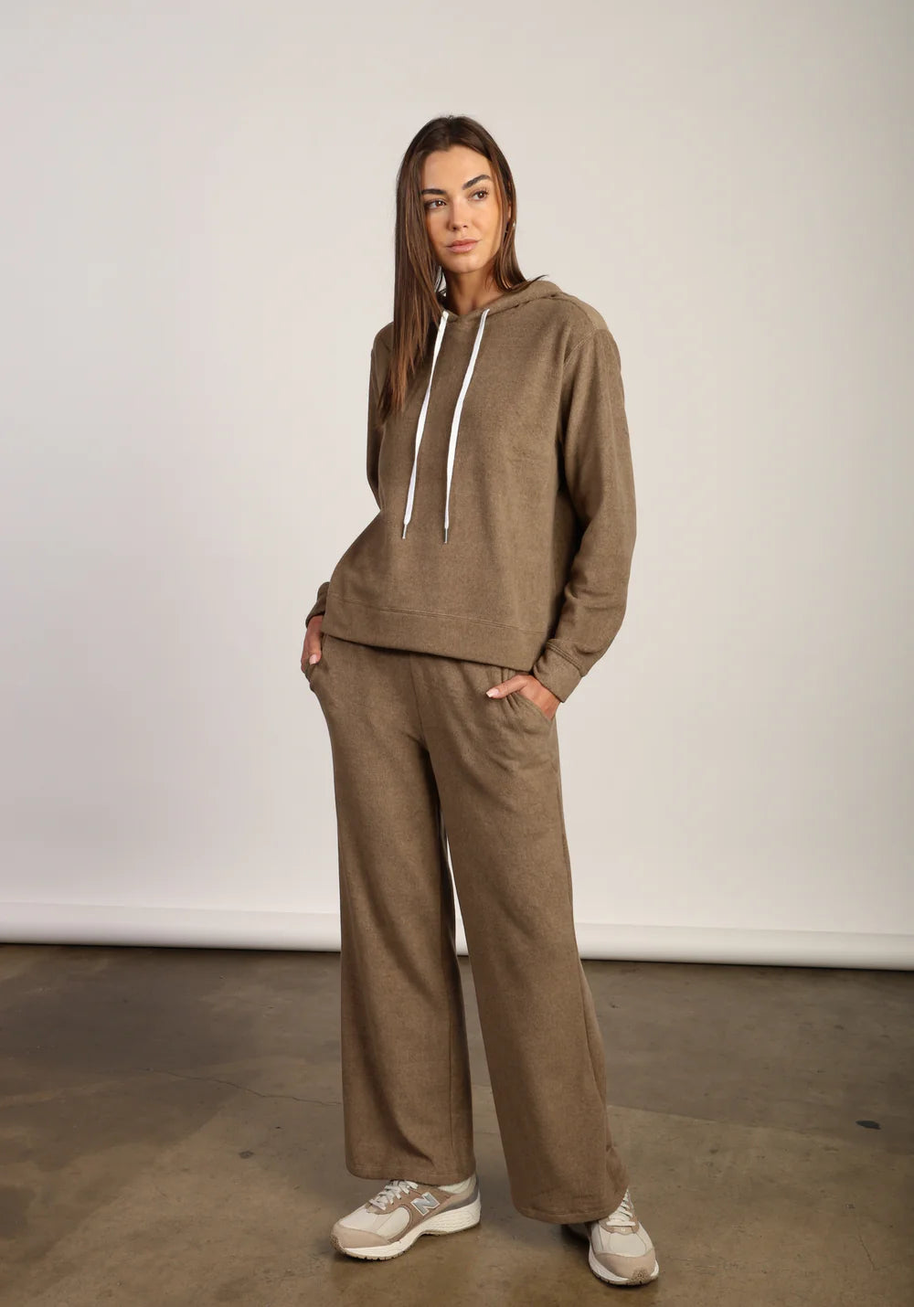 Dylan Cloud 9 Pant in Brown