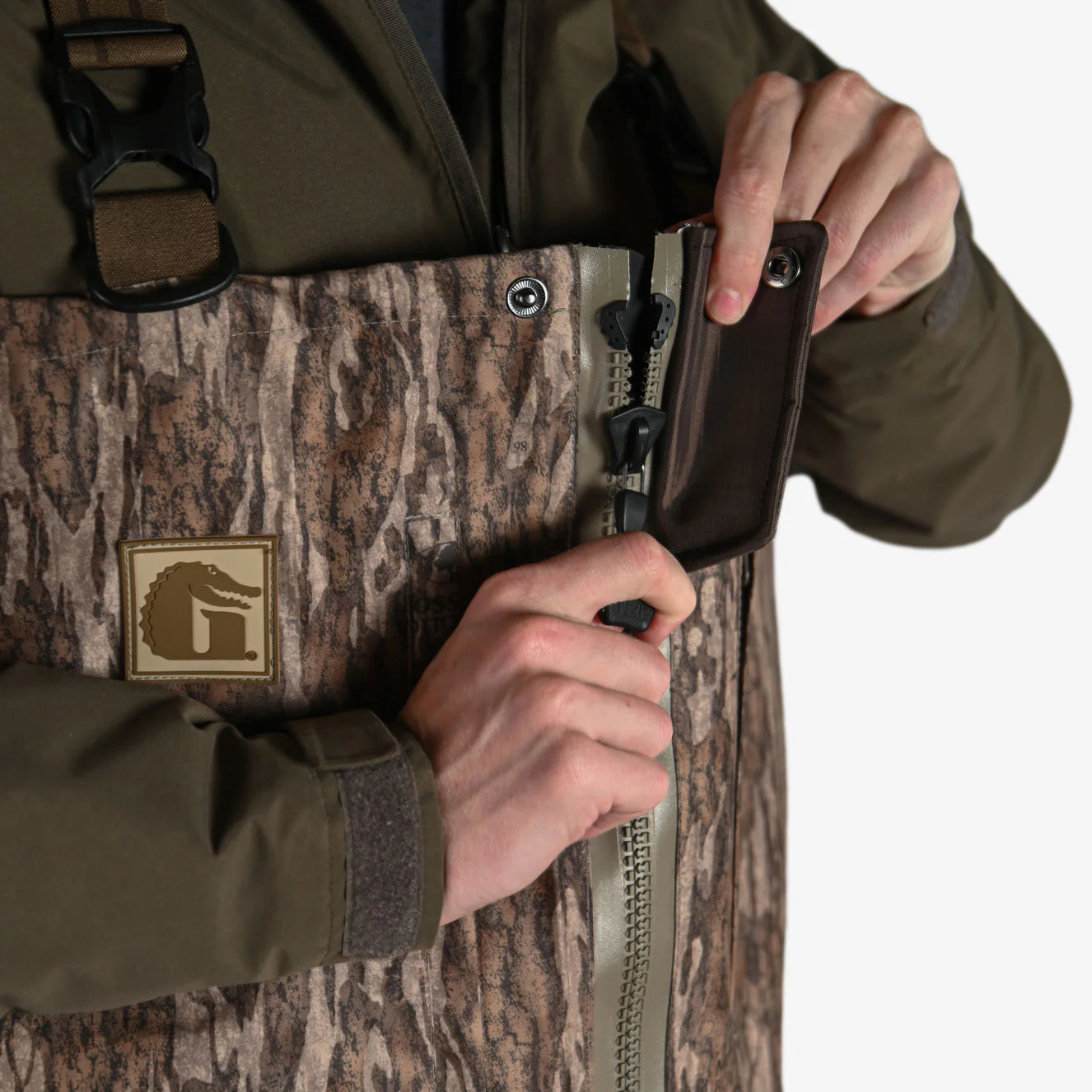 Gator Waders Men's Omega Uninsulated Zip Waders in Mossy Oak Bottomland