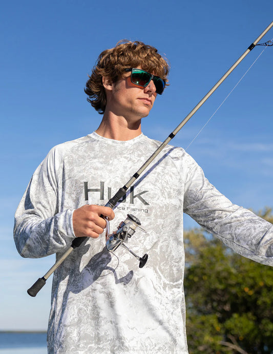 Huk Mossy Oak Pursuit Performance Crew in Mossy Oak Seagrass