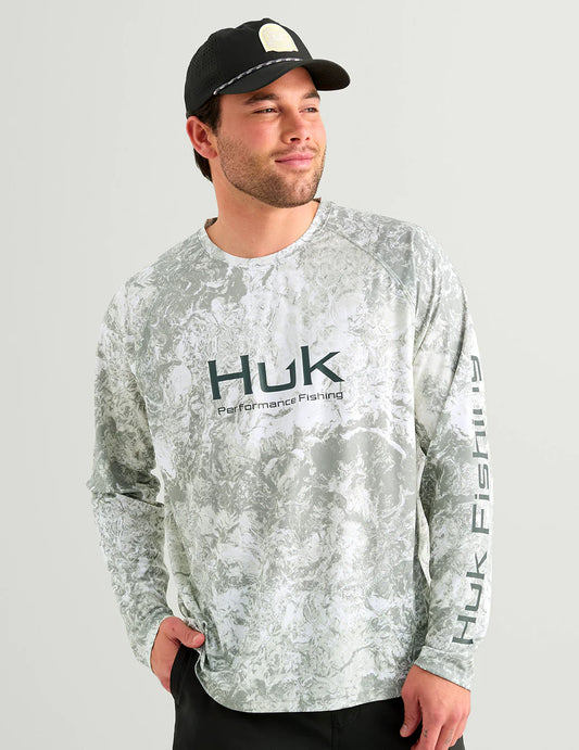 Huk Mossy Oak Pursuit Performance Crew in Mossy Oak Seagrass