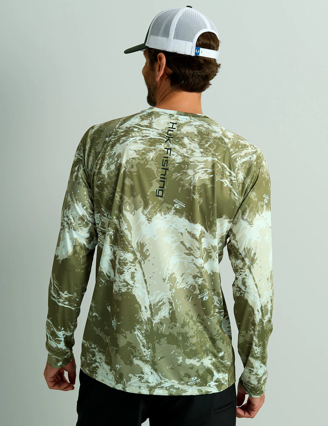 Huk Mossy Oak Pursuit Performance Crew in Mossy Oak Stormwater Freshwater