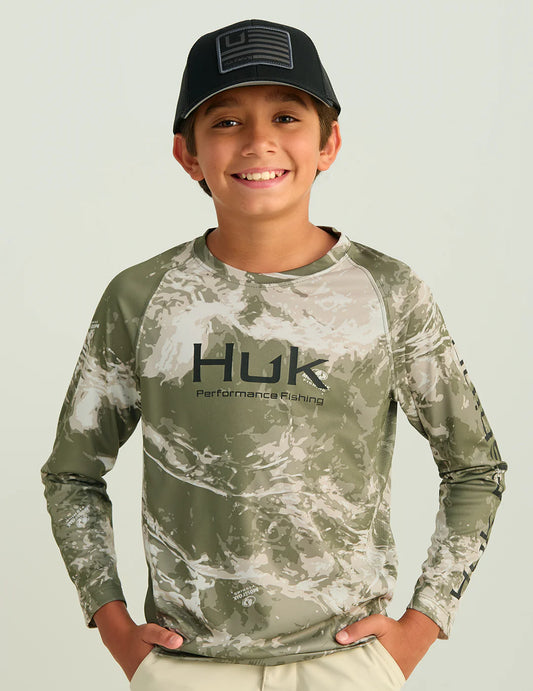 Huk Kids Mossy Oak Pursuit Performance Crew in Mossy Oak Stormwater Freshwater
