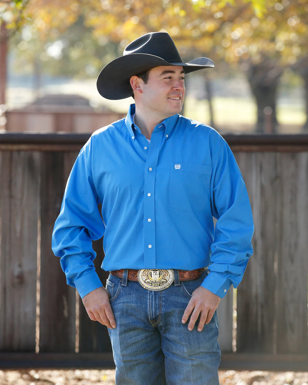 Cinch Men's Solid Classic Fit Button-Down Western Shirt