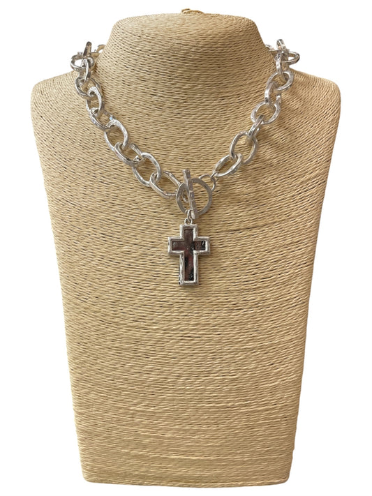 Hammered Double Cross Toggle Necklace in Silver