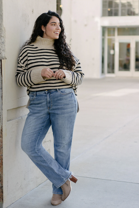 Judy Blue Nia Mid-Rise Yoke Cell Phone Pocket Dad Jeans