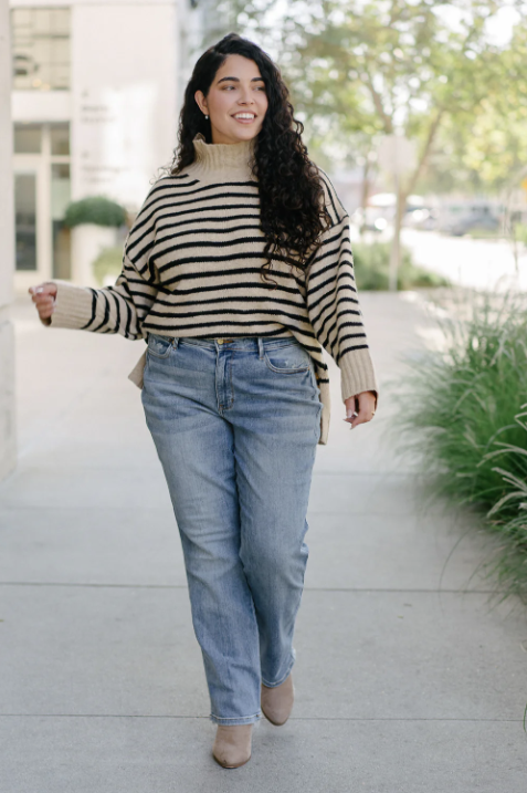 Judy Blue Nia Mid-Rise Yoke Cell Phone Pocket Dad Jeans