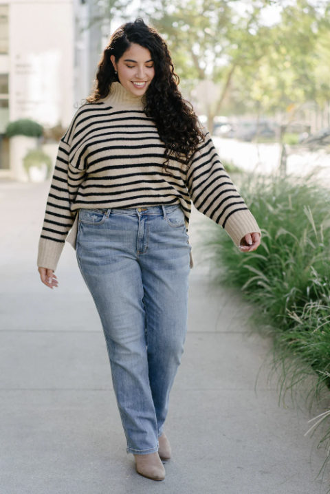 Judy Blue Nia Mid-Rise Yoke Cell Phone Pocket Dad Jeans