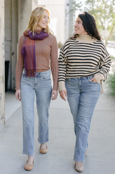 Judy Blue Nia Mid-Rise Yoke Cell Phone Pocket Dad Jeans