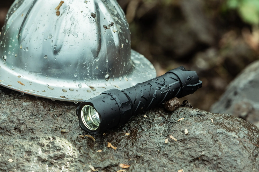 Coast Polysteel 600 Flashlight