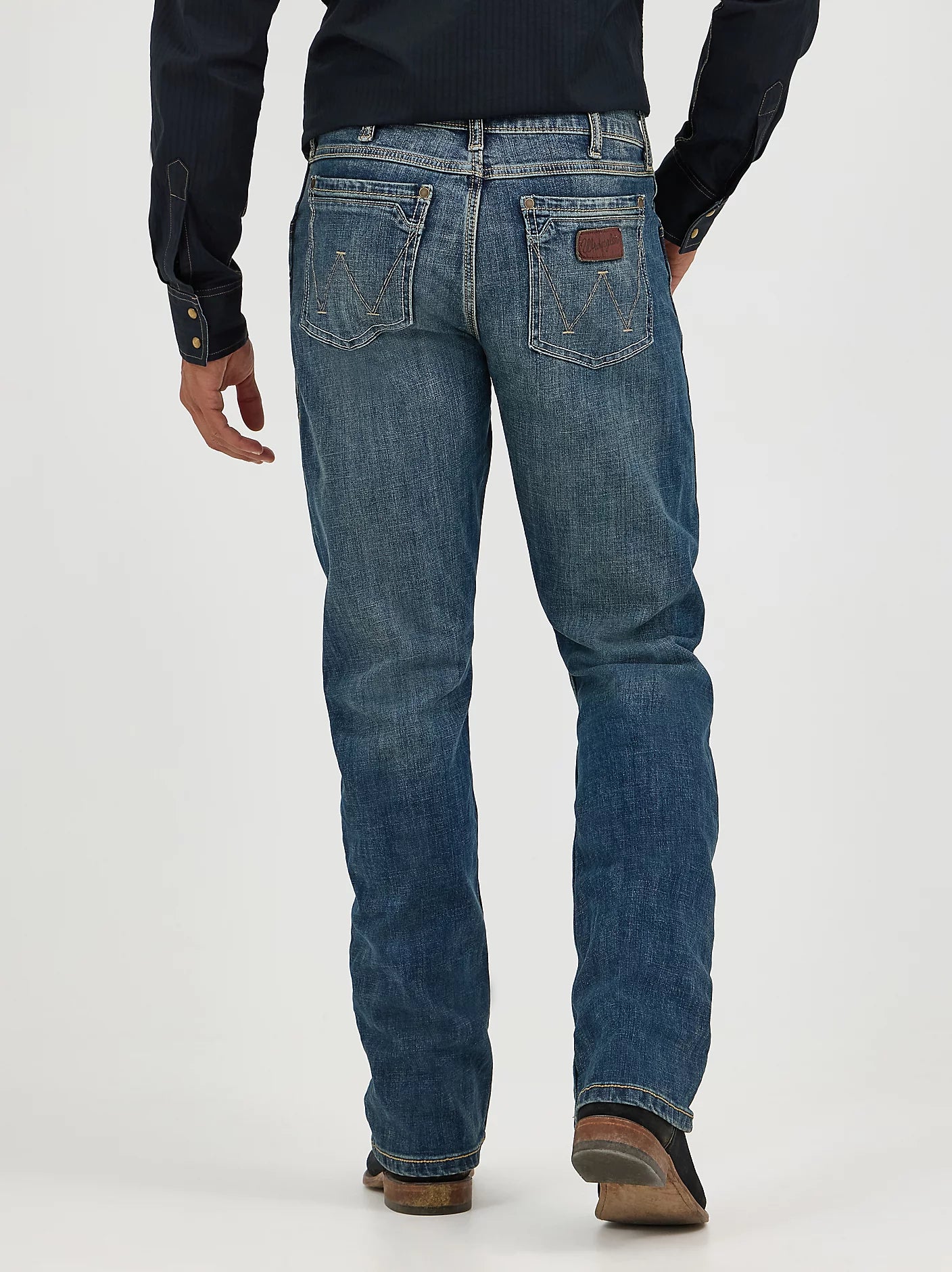 Wrangler Men's Retro Layton Slim Fit Bootcut Jean