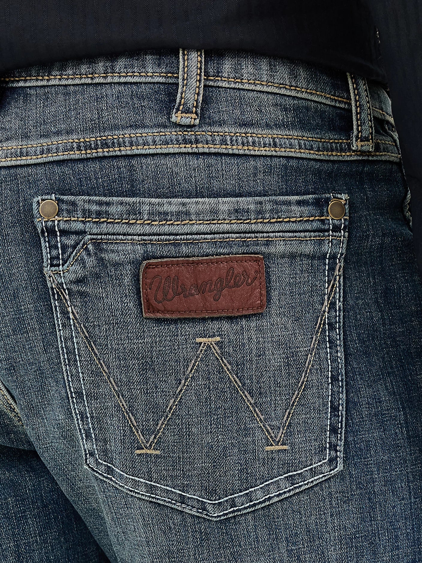 Wrangler Men's Retro Layton Slim Fit Bootcut Jean