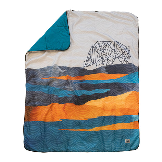 Kuma Kamp Blanket in Mountainside