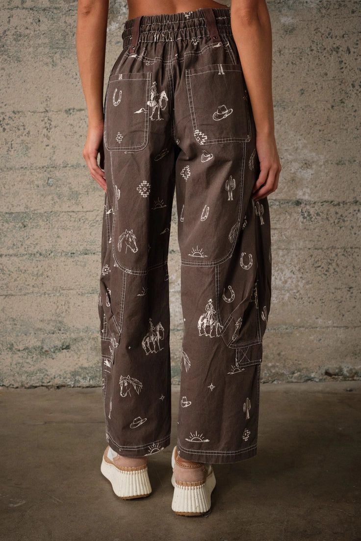 Western Print Cotton Cargo Pants in Chocolate