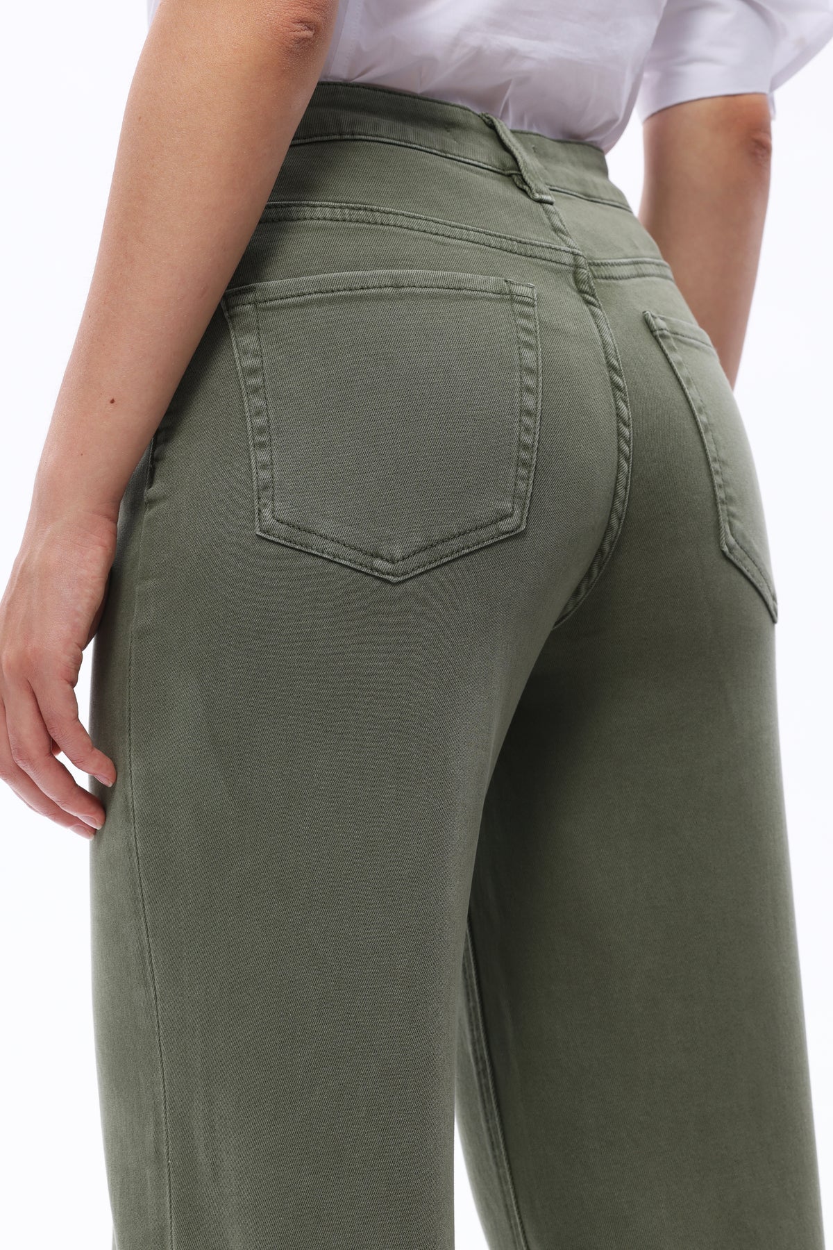 Bayeas Mid Rise Relaxed Cropped Straight Leg Pants in Green