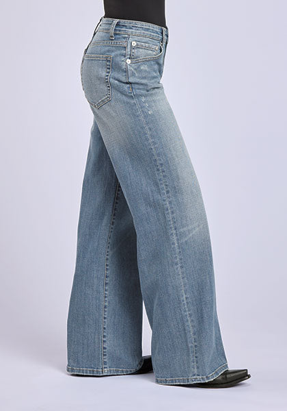 Stetson 675 Mid-Rise Wide Leg Jean in Light Wash