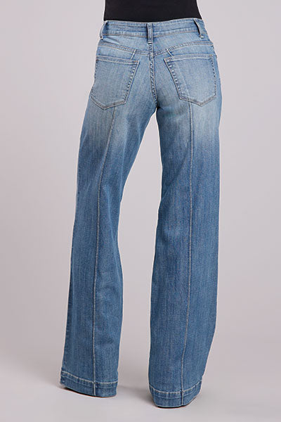 Stetson 675 Mid-Rise Wide Leg Jean in Medium Wash