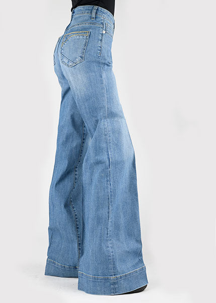 Stetson 751 High-Rise Wide Leg Jean in Light Wash
