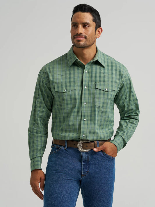 Wrangler Wrinkle Resist Long Sleeve Western Snap Plaid Shirt in Green Leaf