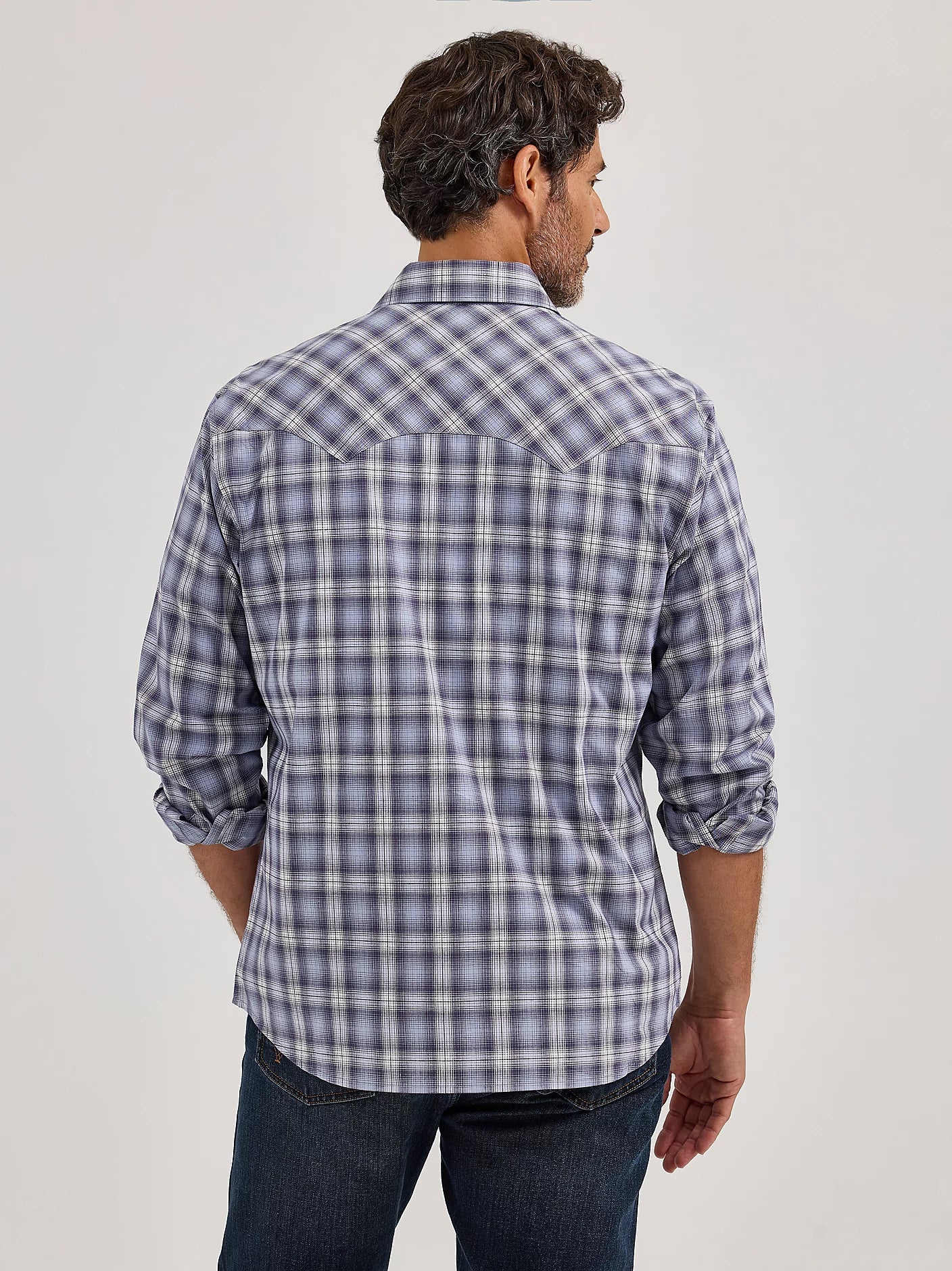Wrangler Retro Long Sleeve Sawtooth Snap Pocket Western Shirt in Stonewash Blue