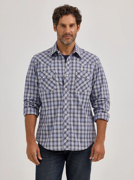 Wrangler Retro Long Sleeve Sawtooth Snap Pocket Western Shirt in Stonewash Blue