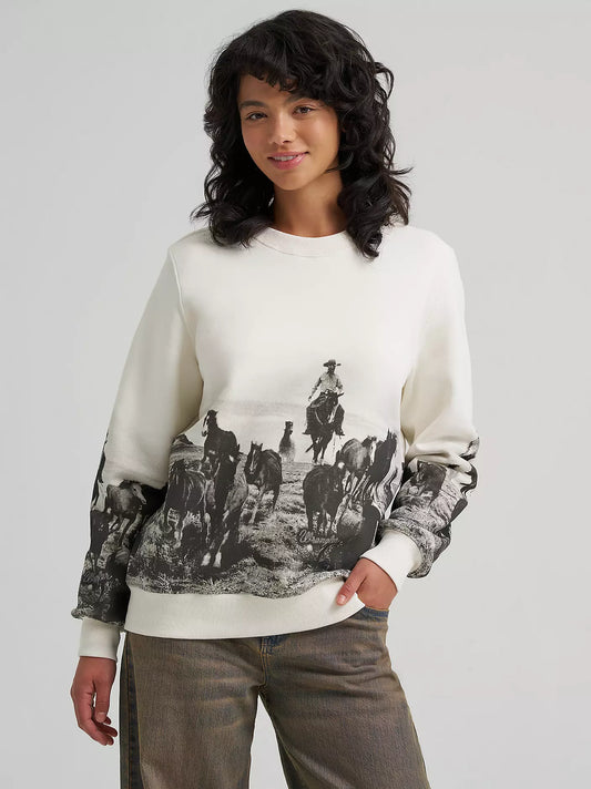 Wrangler Women's Archival Graphic Fleece Reg Pullover in Egret