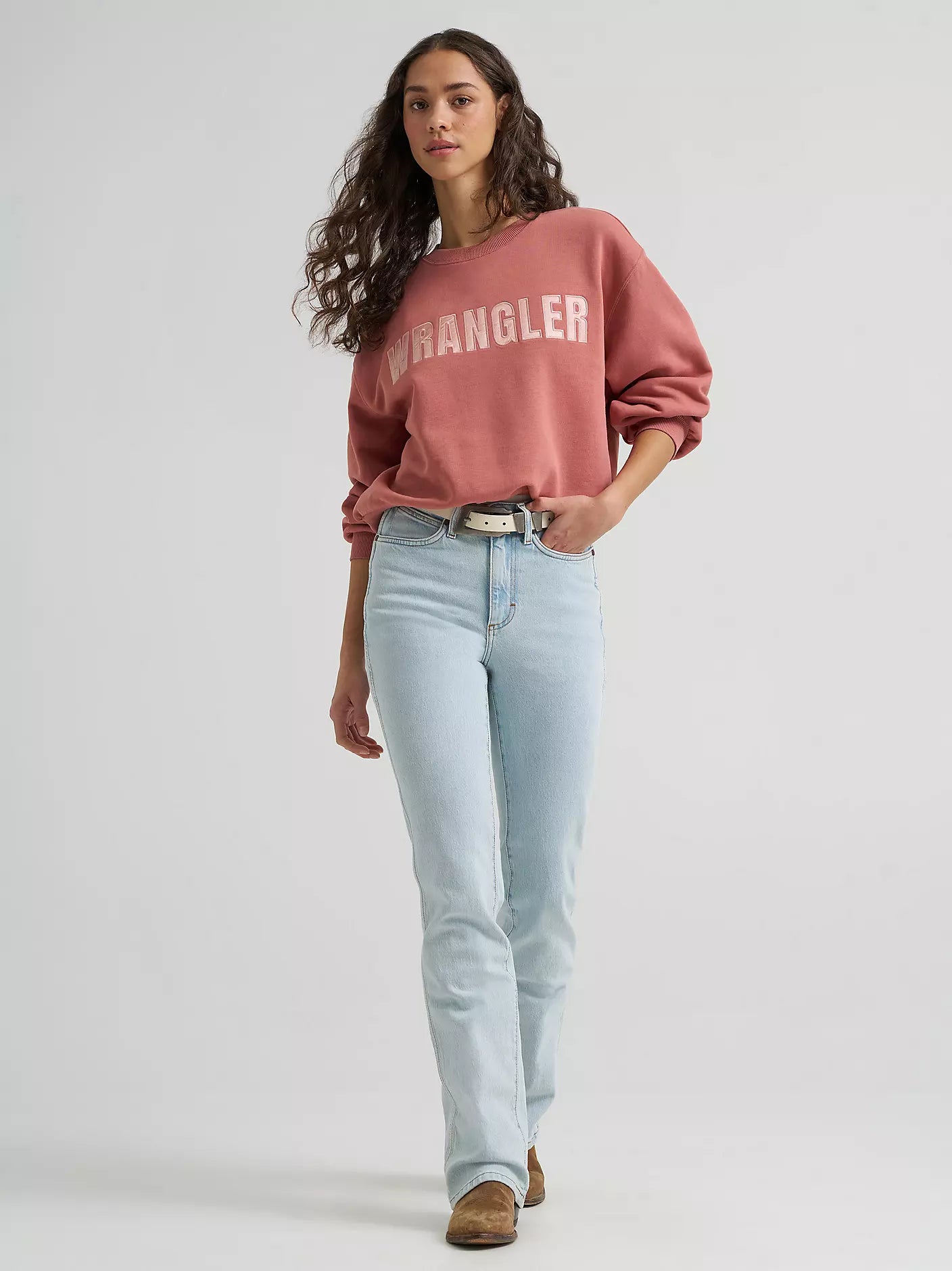 Wrangler Women's Logo Canyon Crew Pullover in Withered Rose