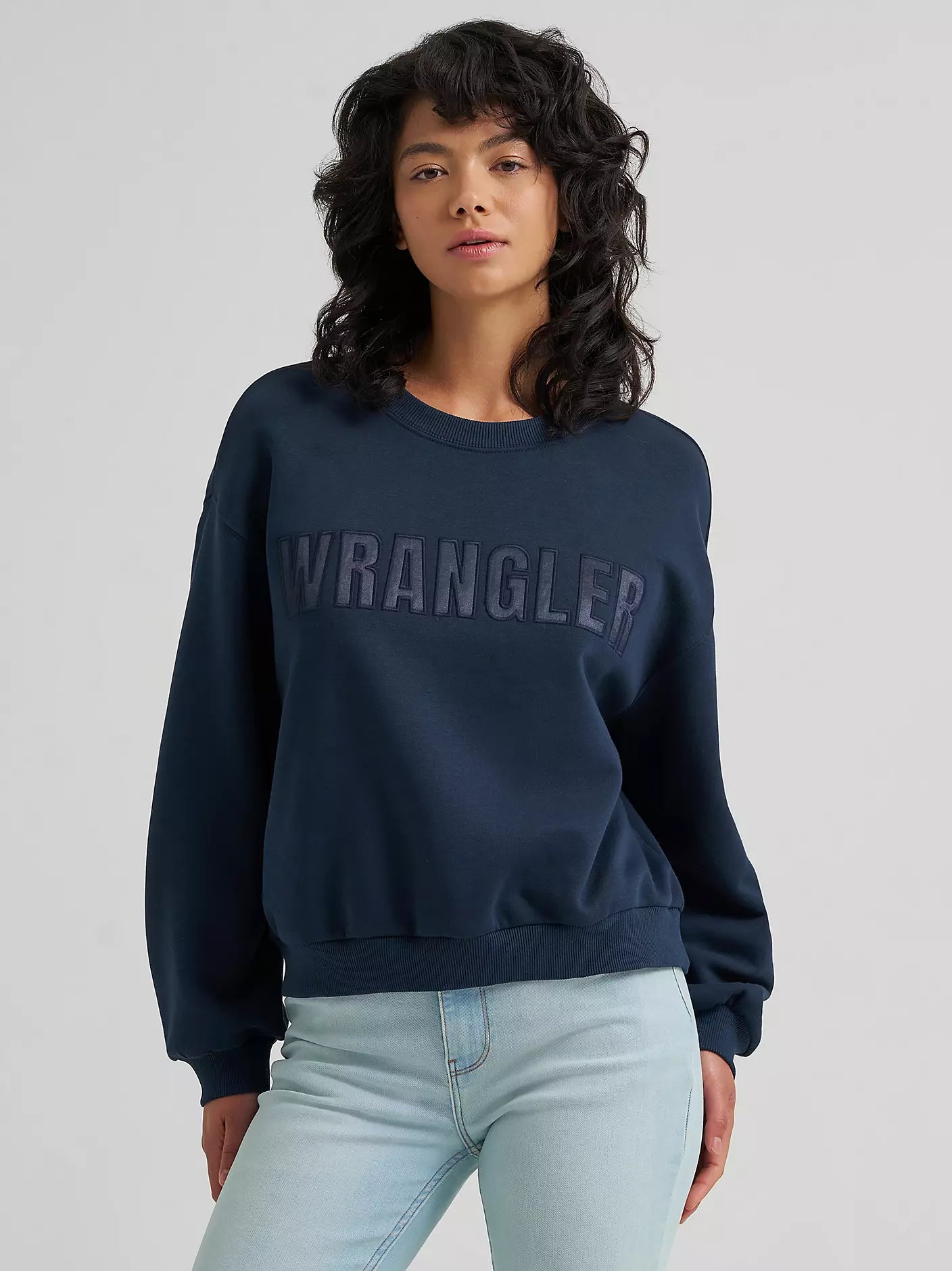 Wrangler Women's Logo Canyon Crew Pullover in Dark Sapphire