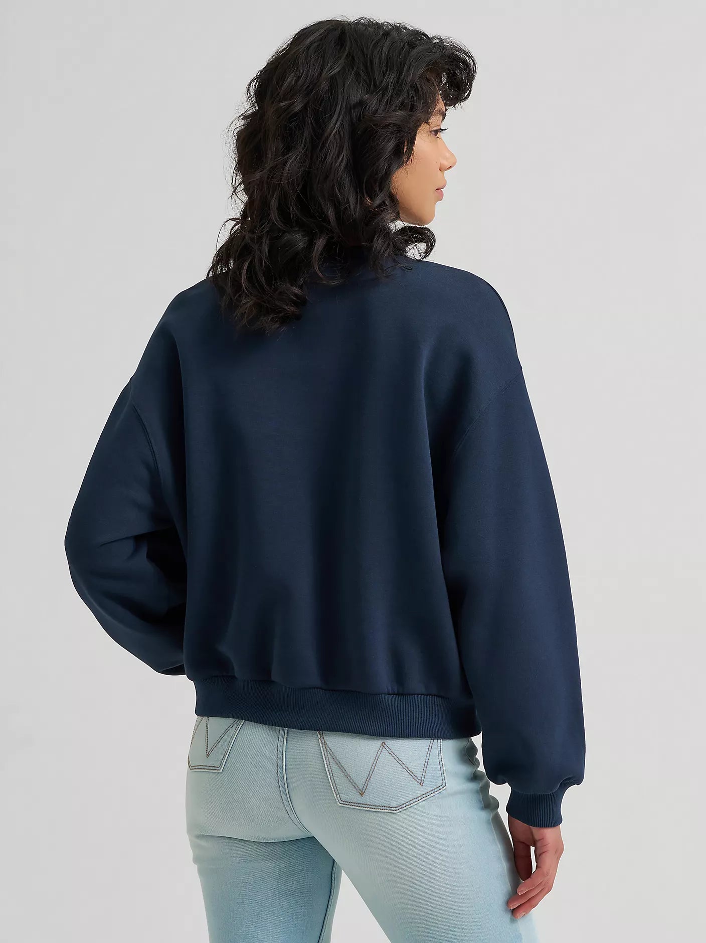 Wrangler Women's Logo Canyon Crew Pullover in Dark Sapphire