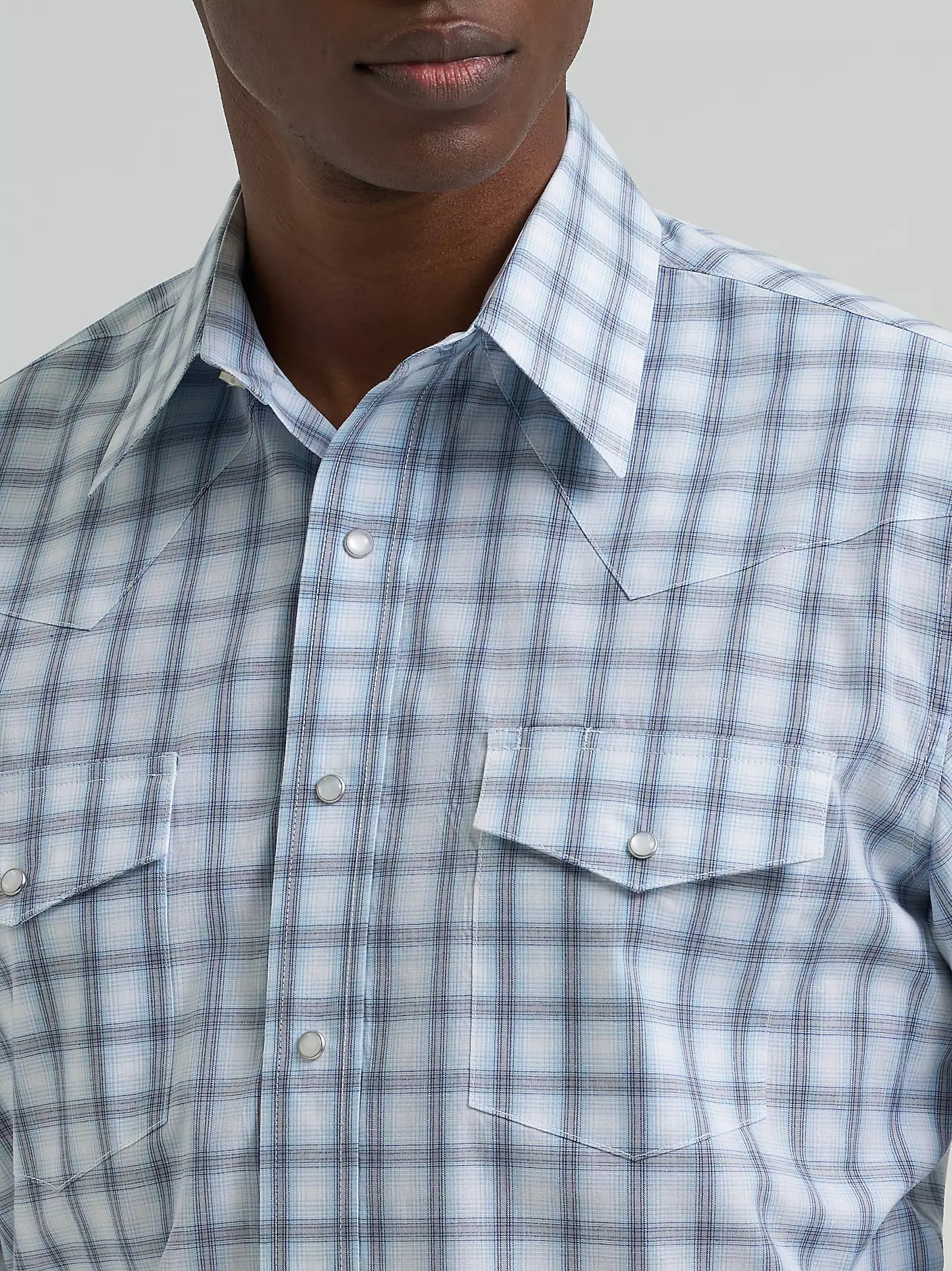 Wrangler Men's Wrinkle Resist Long Sleeve Western Snap Plaid Shirt in Slate
