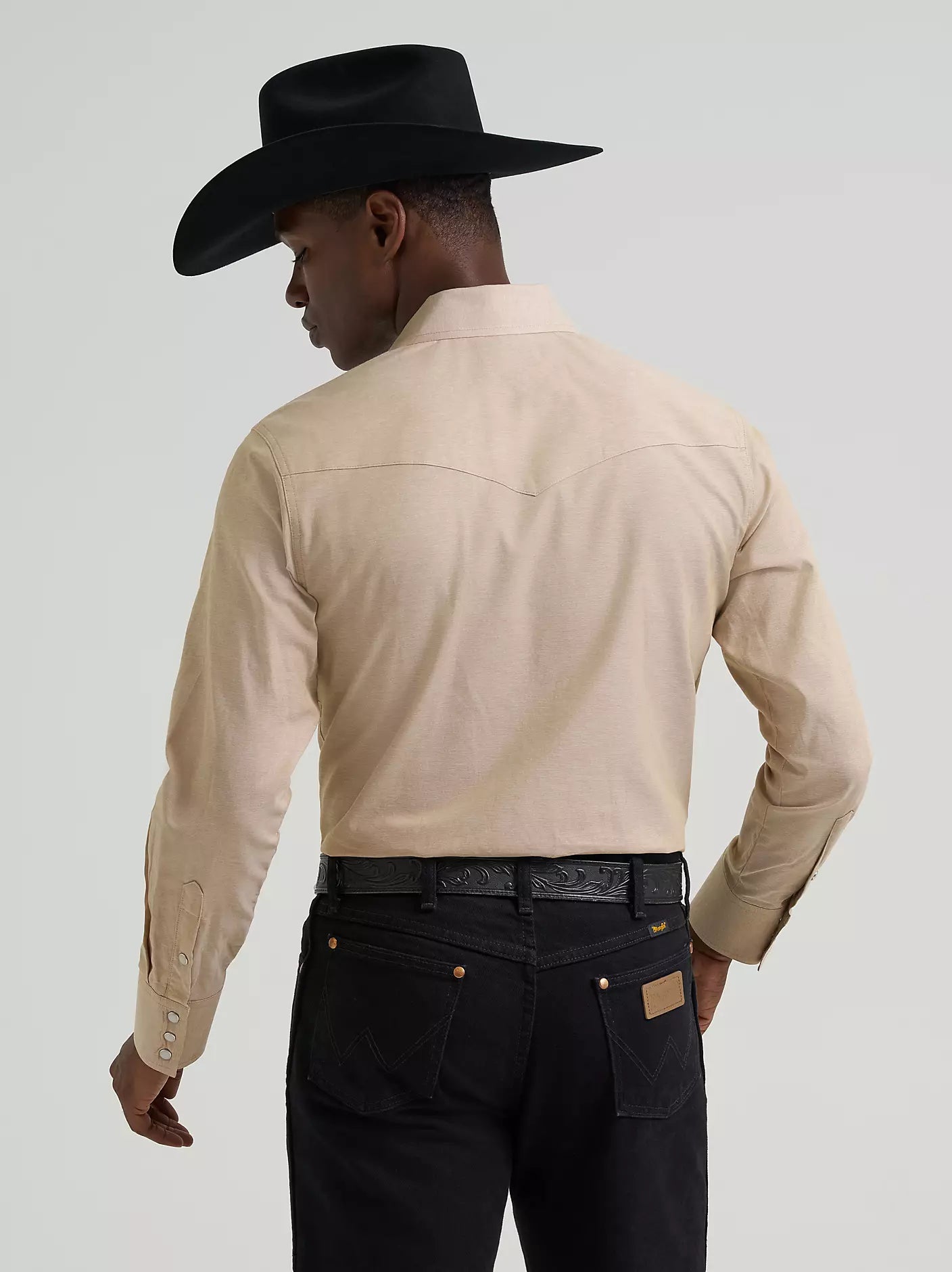 Wrangler Cowboy Cut® Long Sleeve Western Snap Chambray Work Shirt in Khaki