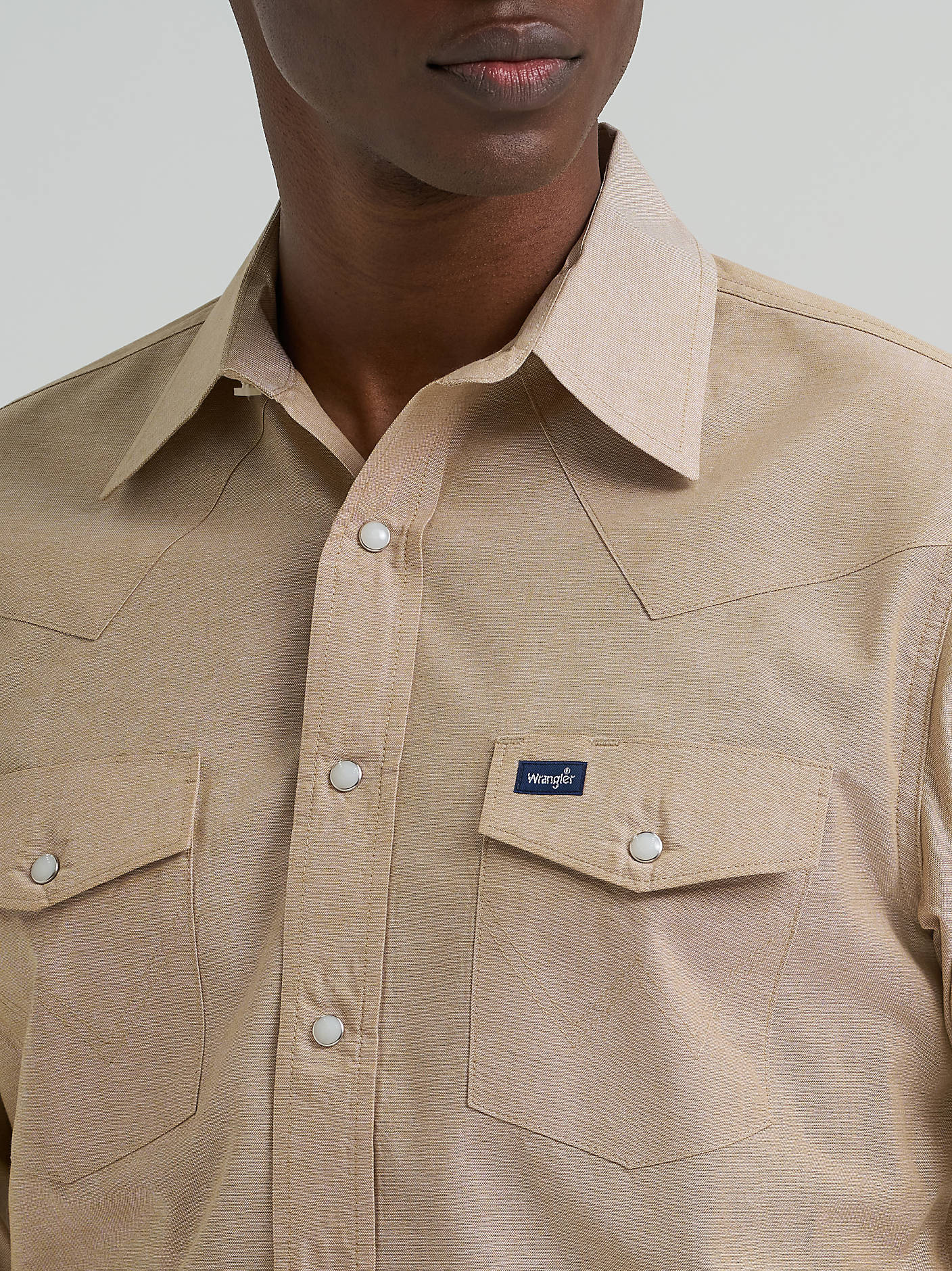 Wrangler Cowboy Cut® Long Sleeve Western Snap Chambray Work Shirt in Khaki