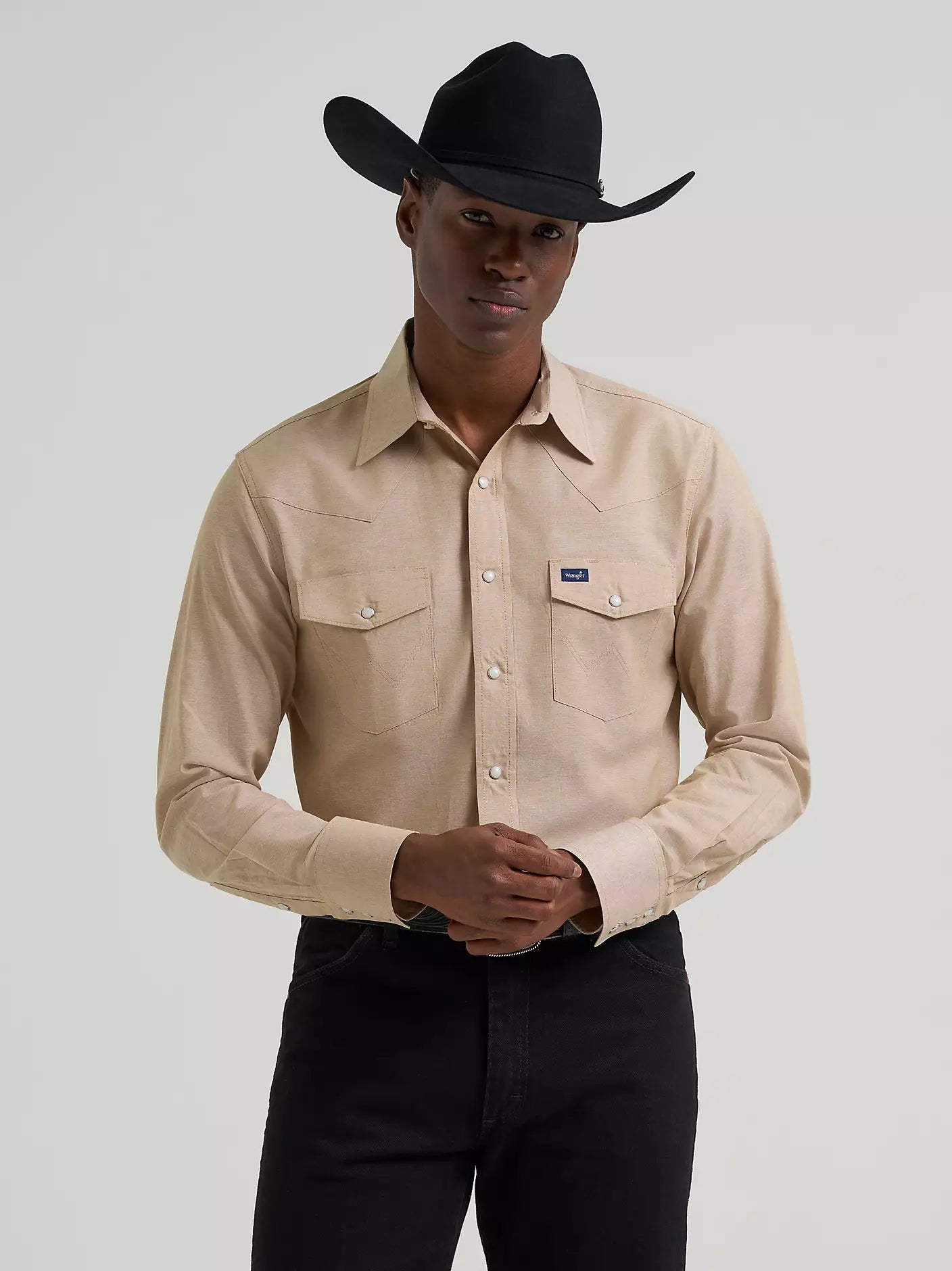 Wrangler Cowboy Cut® Long Sleeve Western Snap Chambray Work Shirt in Khaki