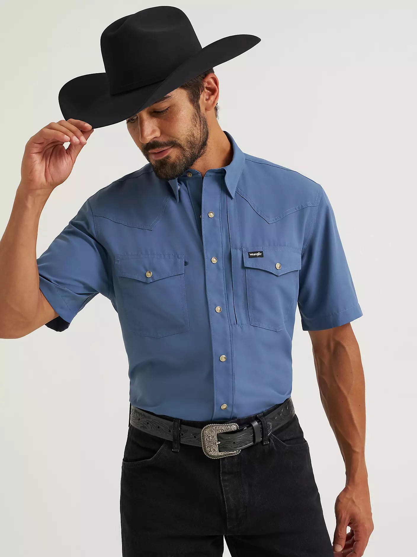 Wrangler All Terrain Gear Men's Performance Solid Shirt in Vintage Indigo