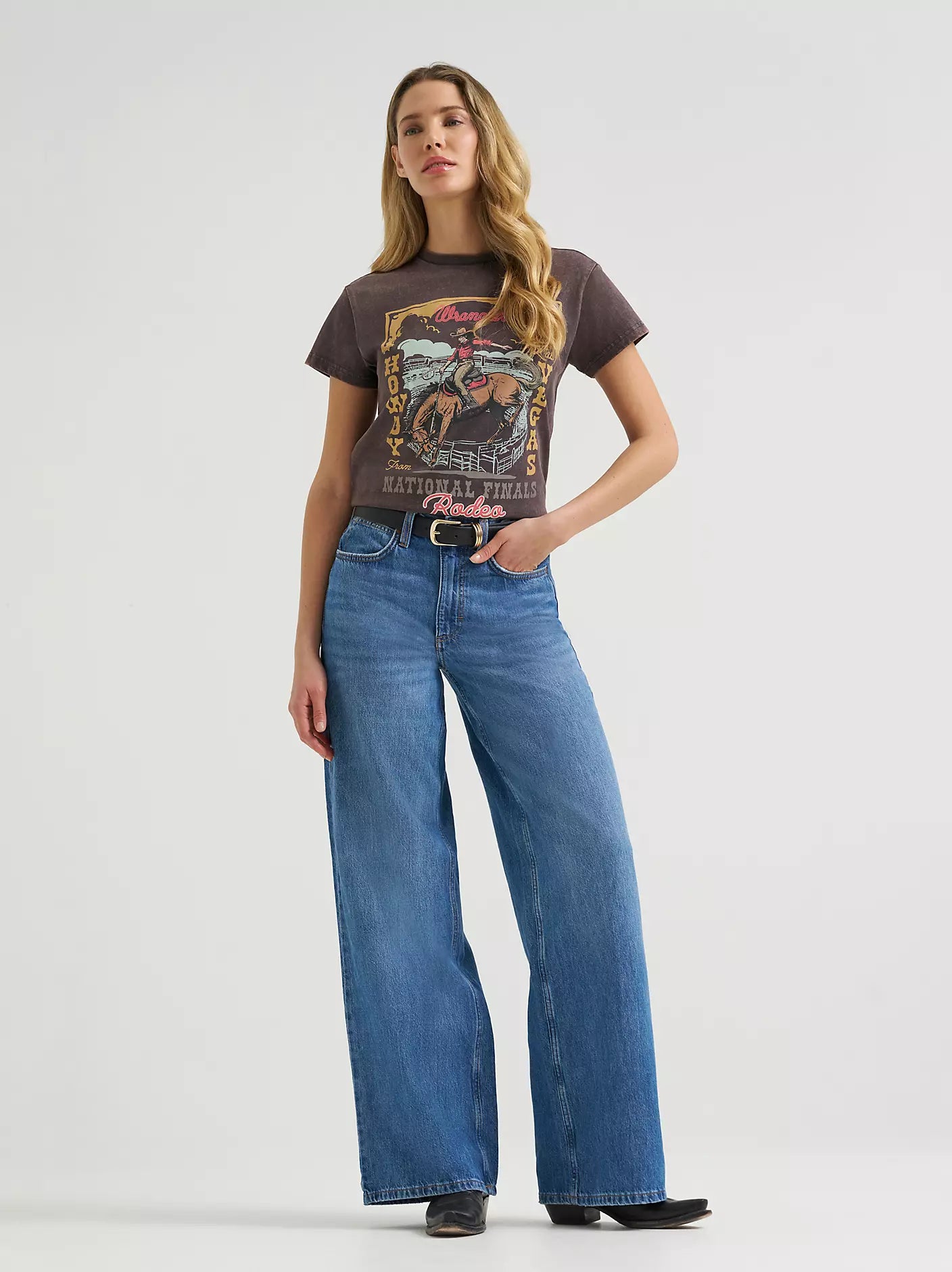 Wrangler Howdy Vegas Retro Reg Graphic Tee in Phantom