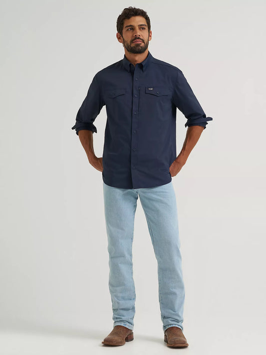 Wrangler All Terrain Gear Men's Live-In Solid Shirt in Dark Sapphire
