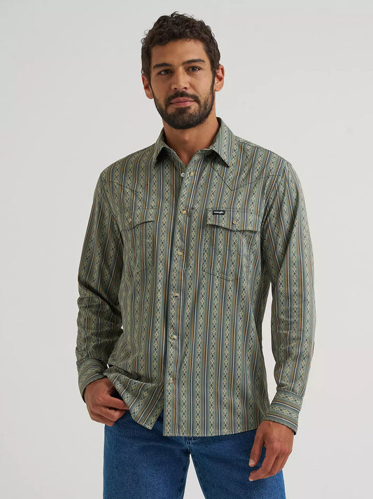 Wrangler All Terrain Gear Men's Technical Shirt in Dark Forest